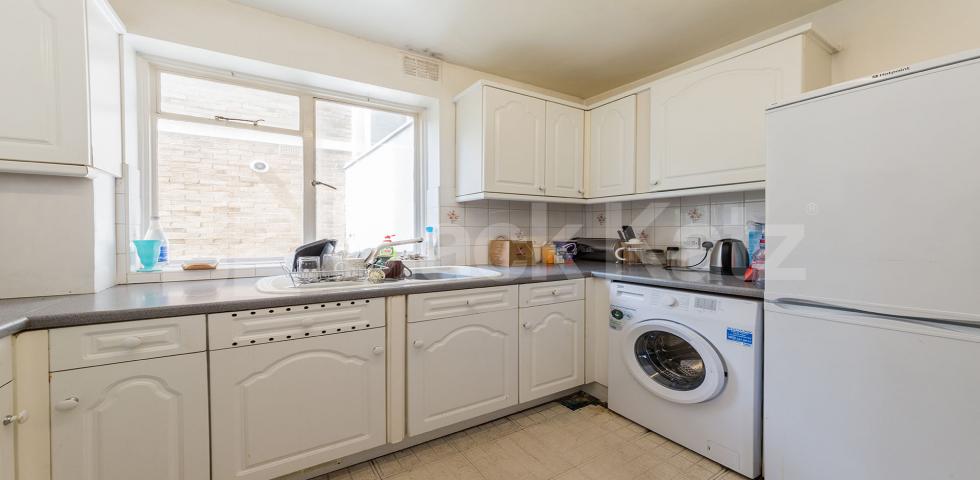 Spacious 3 bedroom property with balcony located near Archway tube station Fairbridge Road, Archway